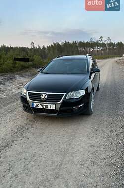 Универсал Volkswagen Passat 2008 в Сарнах