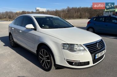 Седан Volkswagen Passat 2010 в Днепре