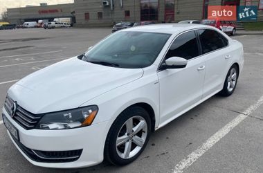 Седан Volkswagen Passat 2013 в Днепре