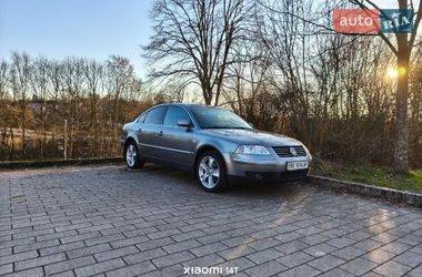 Седан Volkswagen Passat 2003 в Киеве