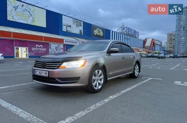 Седан Volkswagen Passat 2014 в Киеве