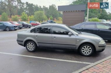 Седан Volkswagen Passat 2003 в Києві