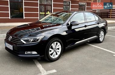 Седан Volkswagen Passat 2015 в Умані