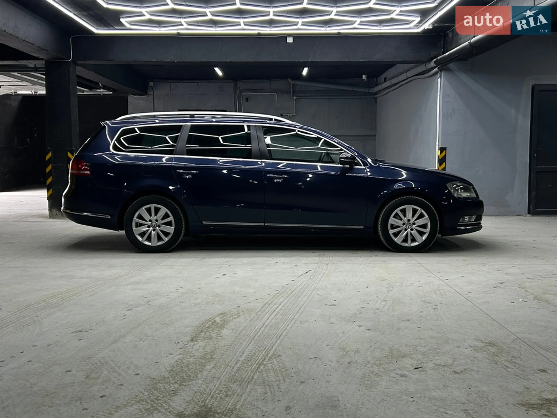 2010 Volkswagen Passat - мініатюра 10