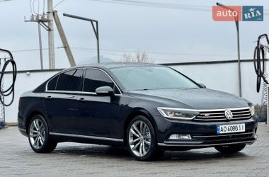Седан Volkswagen Passat 2015 в Хусте