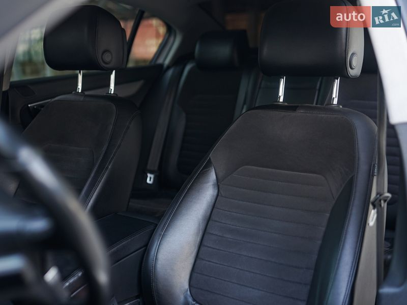 Седан Volkswagen Passat 2012 в Львове