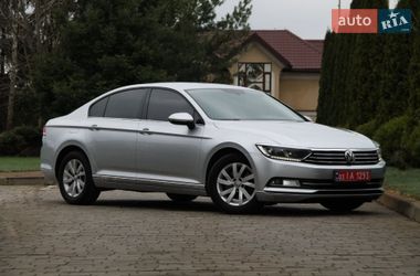 Седан Volkswagen Passat 2019 в Сарнах