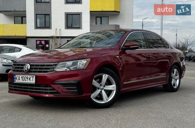 Седан Volkswagen Passat 2016 в Києві