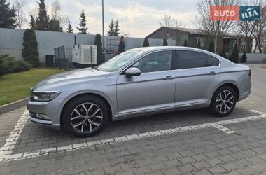 Седан Volkswagen Passat 2018 в Киеве
