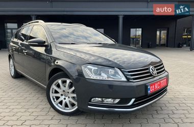 Универсал Volkswagen Passat 2011 в Нововолынске