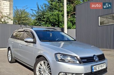 Універсал Volkswagen Passat 2013 в Дніпрі