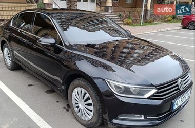 Седан Volkswagen Passat 2015 в Києві