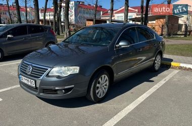 Седан Volkswagen Passat 2008 в Києві