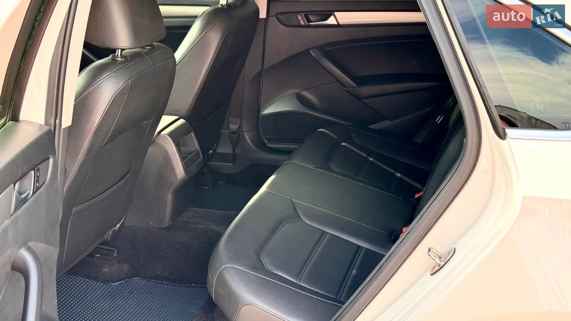 2015 Volkswagen Passat - мініатюра 9