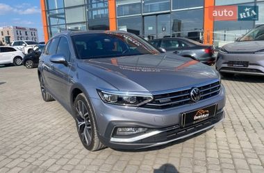 Універсал Volkswagen Passat 2021 в Львові