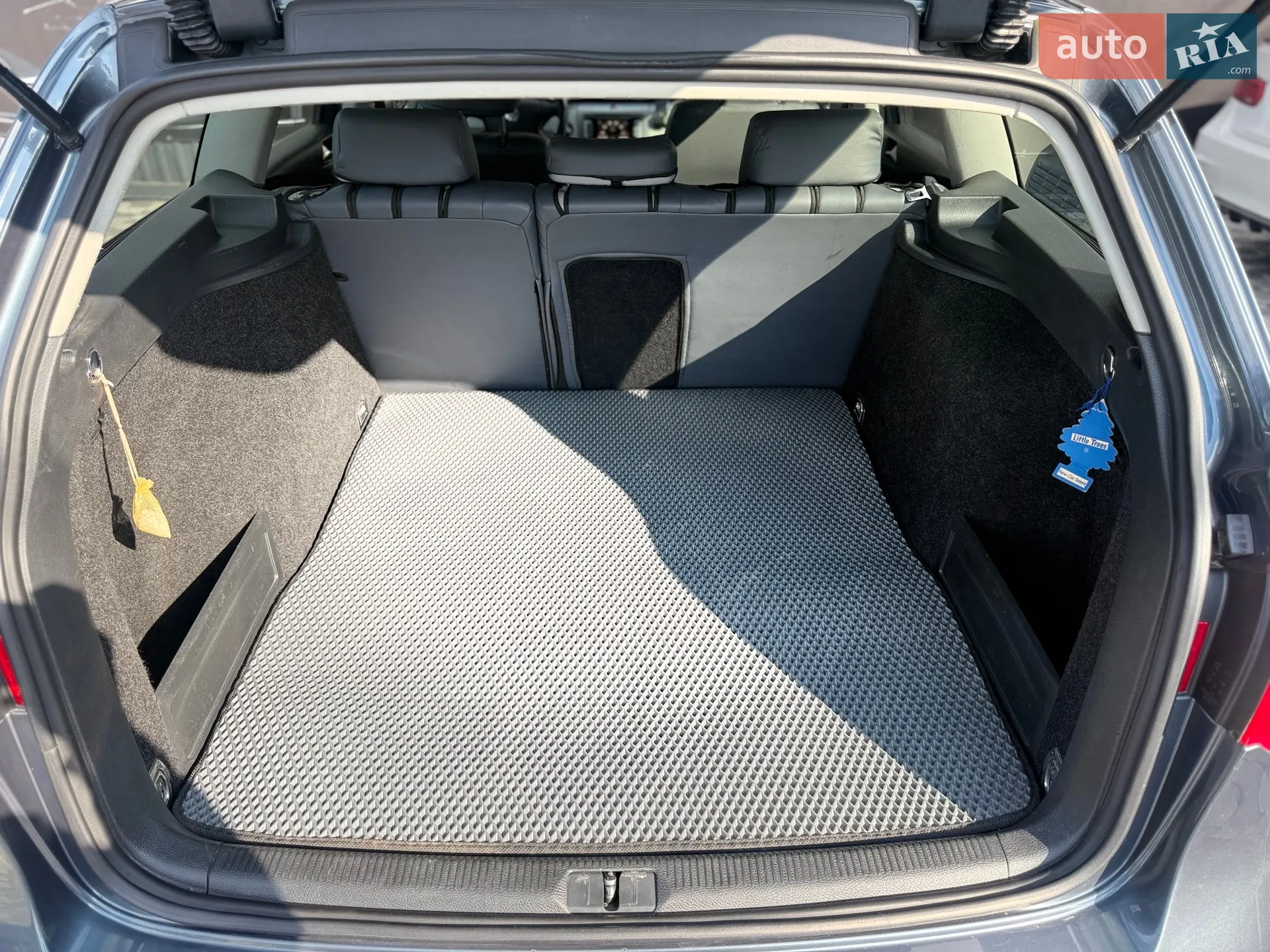 2010 Volkswagen Passat - мініатюра 14