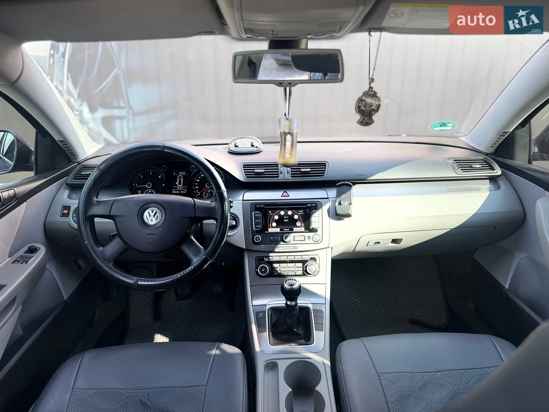2010 Volkswagen Passat - мініатюра 35