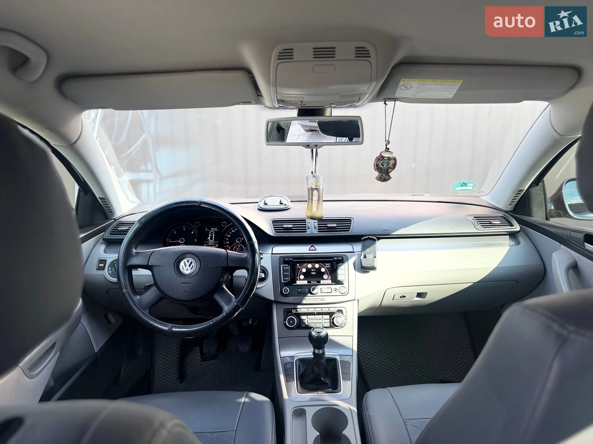 2010 Volkswagen Passat - мініатюра 36