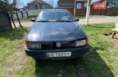 Седан Volkswagen Passat 1992 в Новоселице