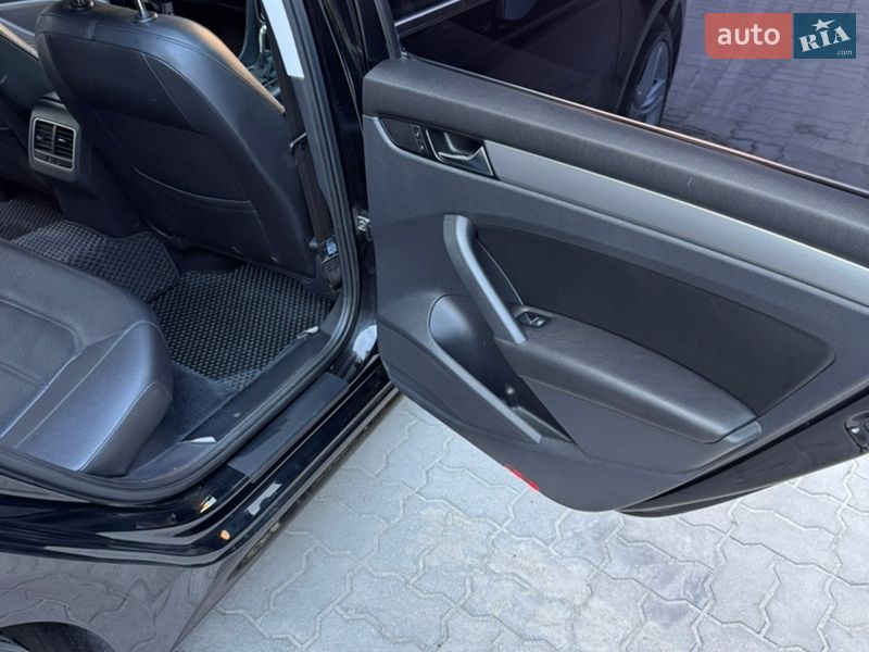 Седан Volkswagen Passat 2013 в Тернополе