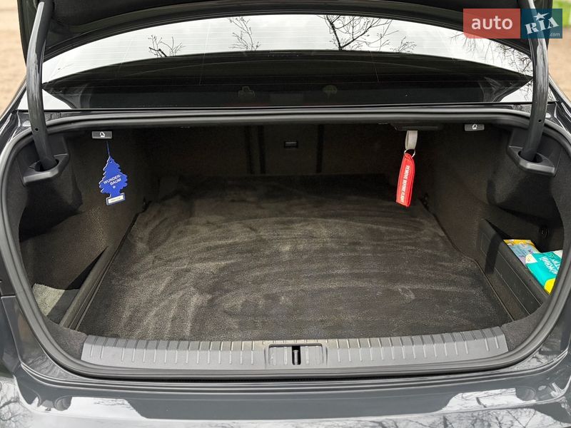 Седан Volkswagen Passat 2016 в Одессе