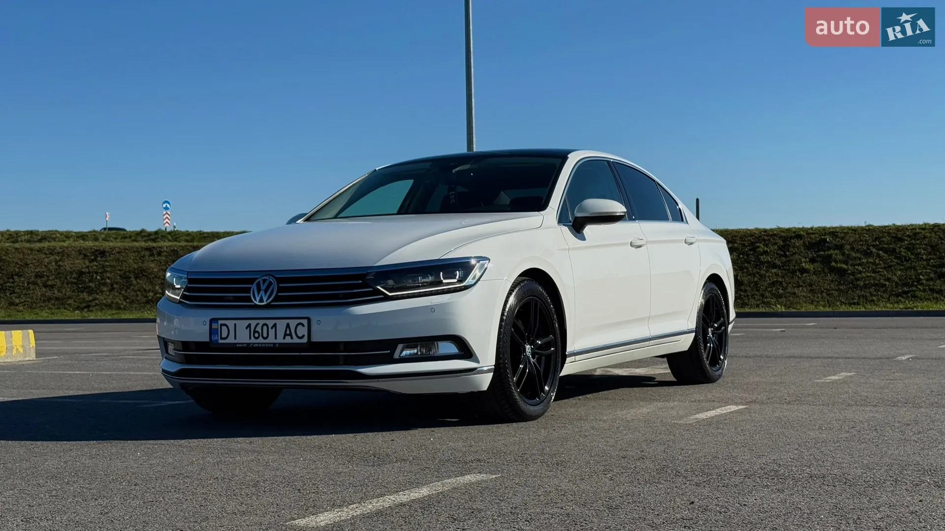 2017 Volkswagen Passat - мініатюра 2