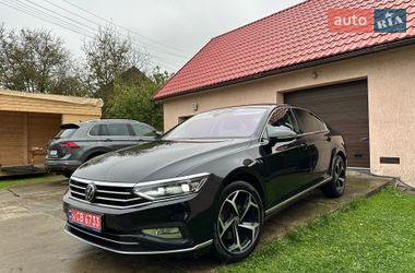 Седан Volkswagen Passat 2021 в Івано-Франківську