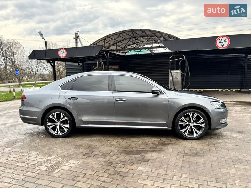 Седан Volkswagen Passat 2012 в Миргороде