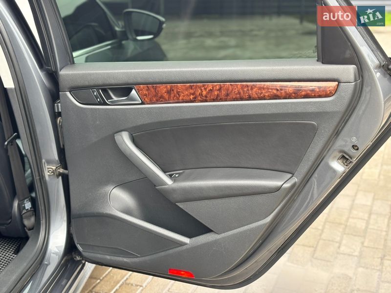 Седан Volkswagen Passat 2012 в Миргороде