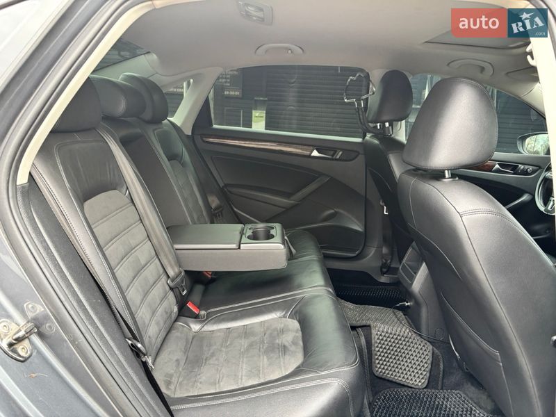 Седан Volkswagen Passat 2012 в Миргороде