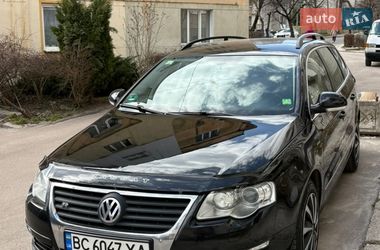 Універсал Volkswagen Passat 2010 в Дрогобичі