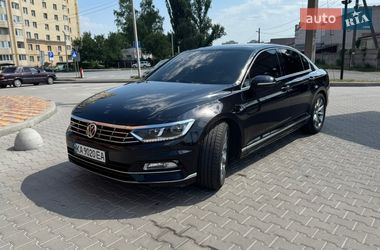 Седан Volkswagen Passat 2017 в Києві