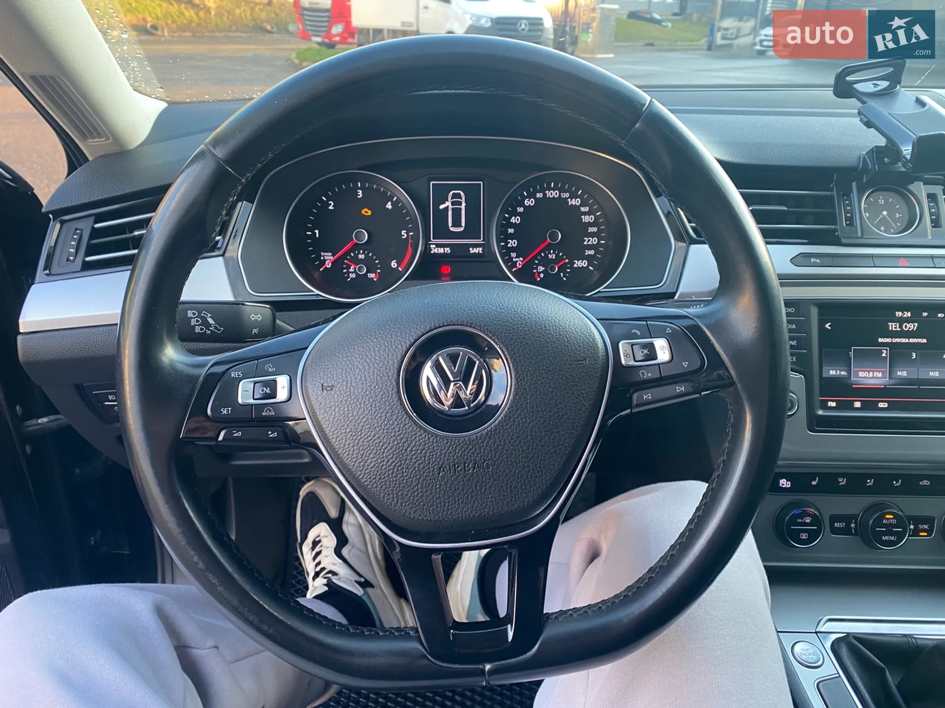 2015 Volkswagen Passat - мініатюра 19