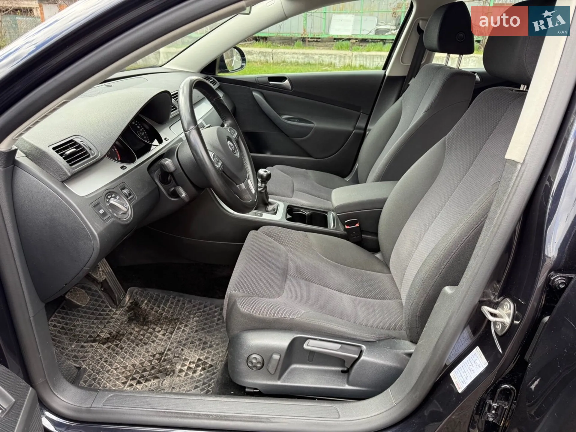 2010 Volkswagen Passat - мініатюра 11