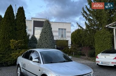 Седан Volkswagen Passat 1997 в Харкові