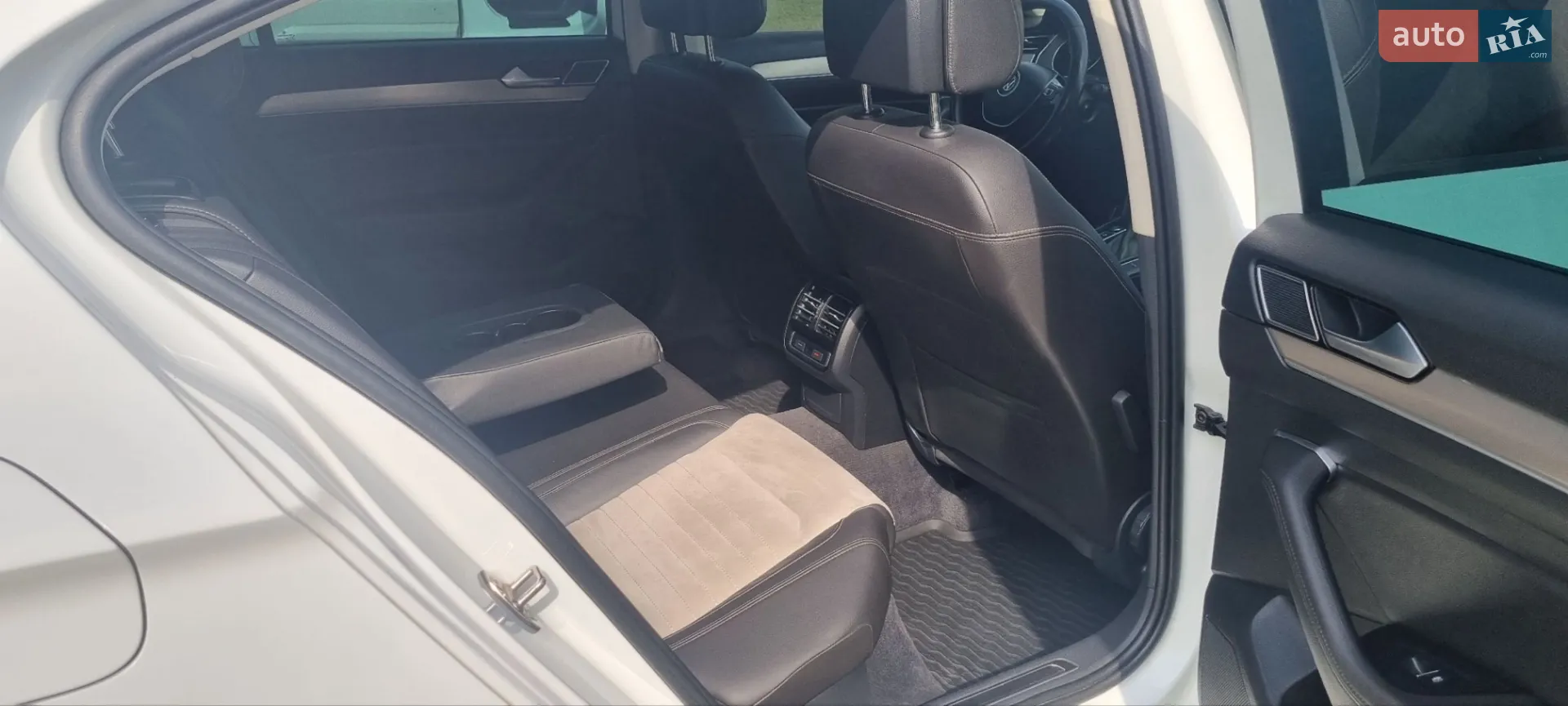 2017 Volkswagen Passat - мініатюра 28