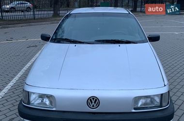 Седан Volkswagen Passat 1988 в Луцьку