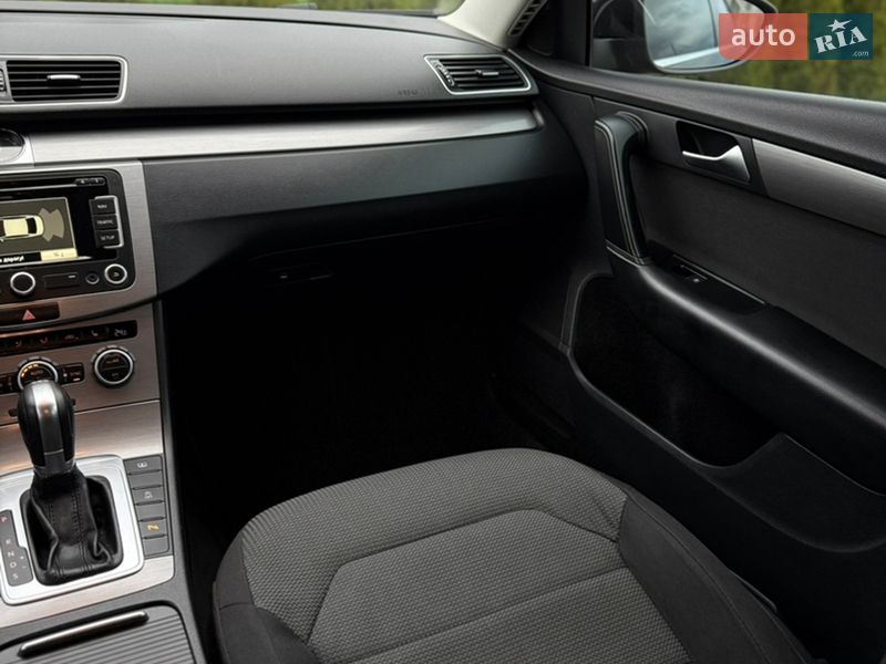 Седан Volkswagen Passat 2014 в Черновцах