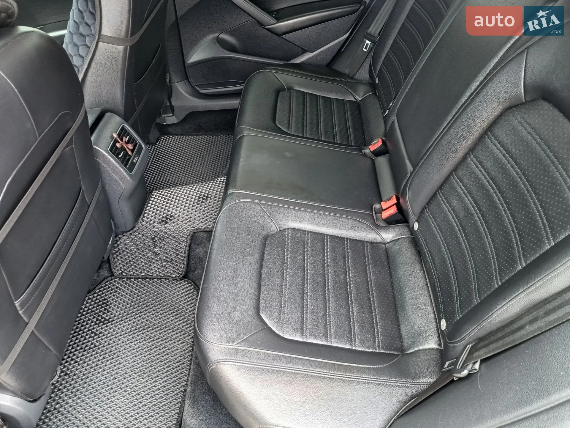 2013 Volkswagen Passat - мініатюра 29