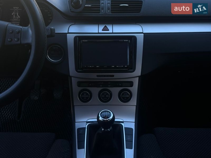 Универсал Volkswagen Passat 2009 в Киеве