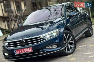 Седан Volkswagen Passat 2023 в Трускавце