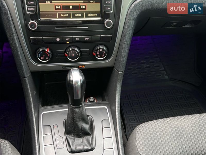 Седан Volkswagen Passat 2012 в Гайсине
