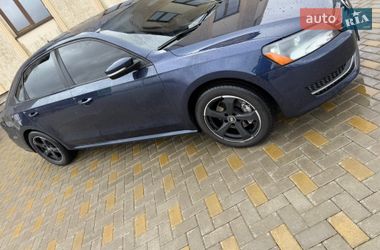 Седан Volkswagen Passat 2012 в Гайсине