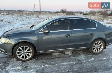 Седан Volkswagen Passat 2012 в Днепре