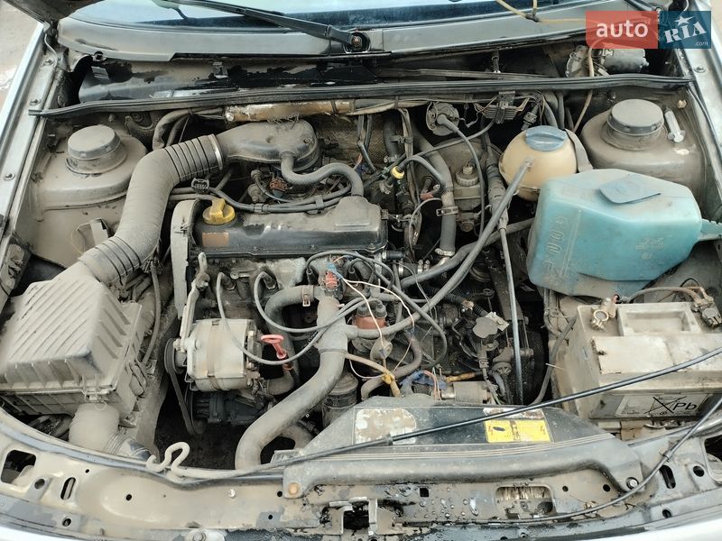 Седан Volkswagen Passat 1989 в Владимирце