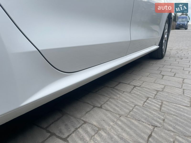 Седан Volkswagen Passat 2013 в Луцке