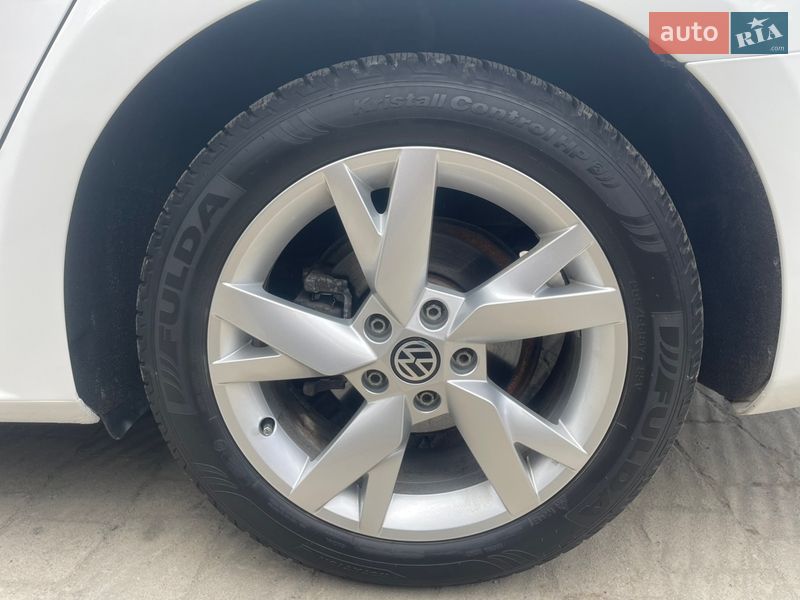 Седан Volkswagen Passat 2013 в Луцке
