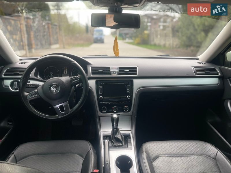 Седан Volkswagen Passat 2013 в Луцке