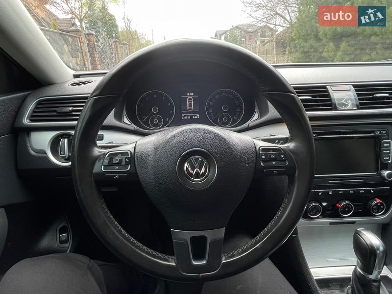 Седан Volkswagen Passat 2013 в Луцке