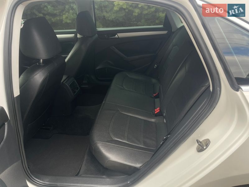 Седан Volkswagen Passat 2013 в Луцке